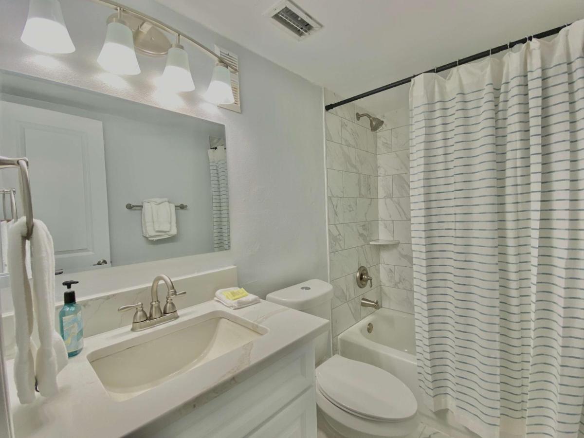 Island Winds East 202 By Albvr - Beautifully Renovated Beachfront Condo & Steps Away From Hangout & More! Gulf Shores Exteriör bild